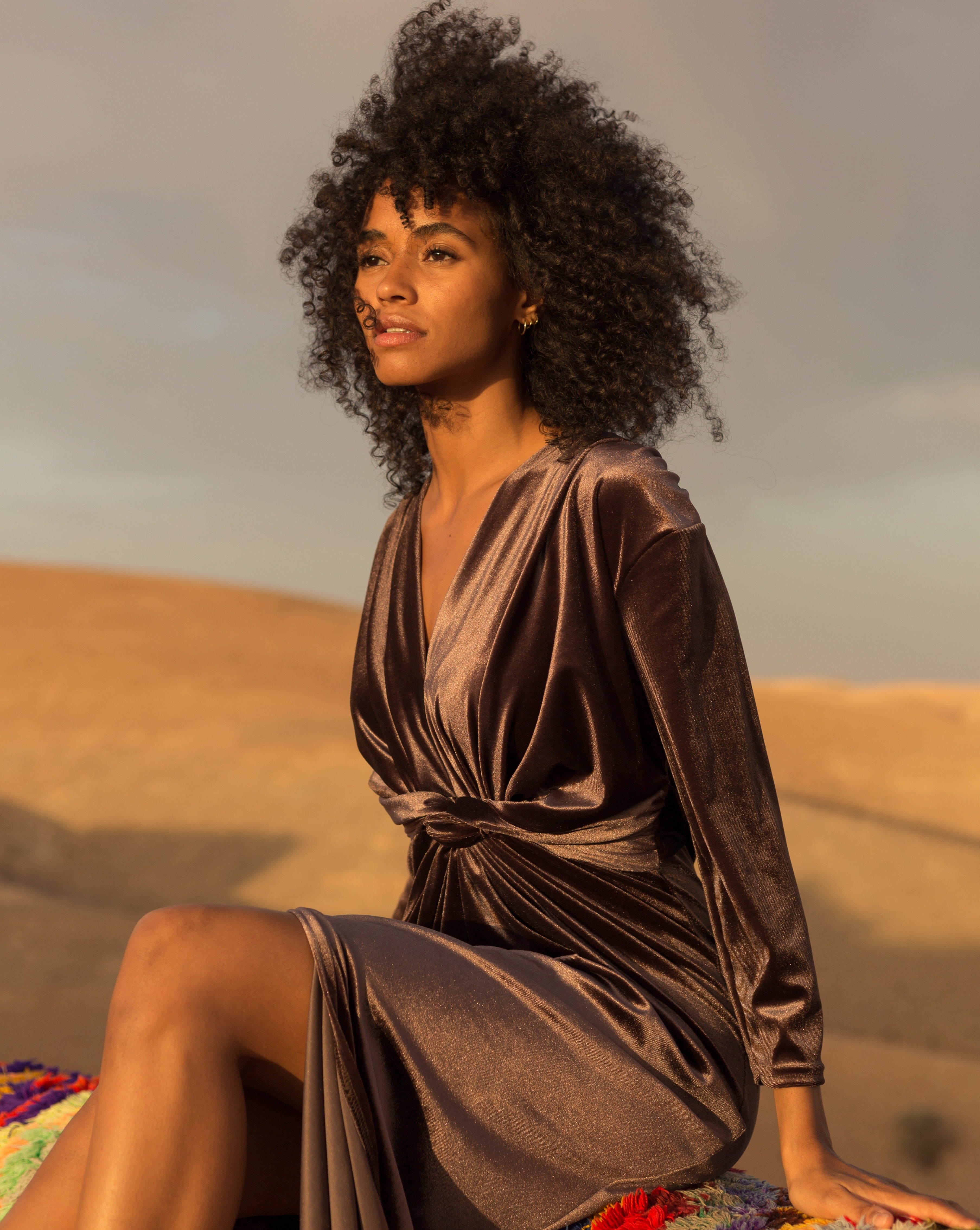 Robe en velours, féminine et agréable à porter. Collection spéciale fêtes de fin de d’années.
