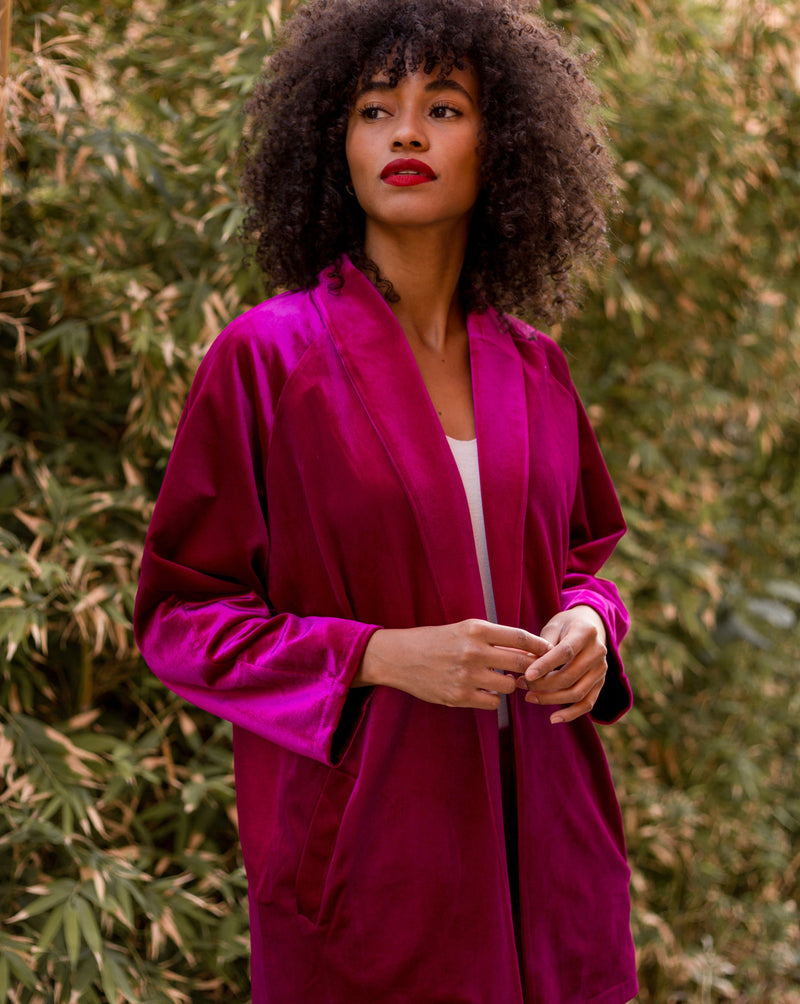 Découvrez notre veste oversize en velours. Une collection créée spécialement pour les fêtes de fin d'année.