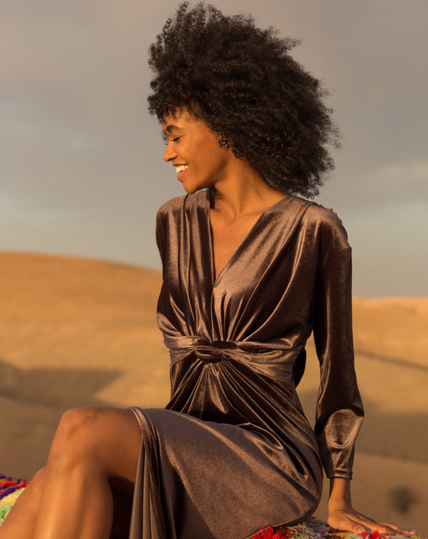 Robe en velours, féminine et agréable à porter. Collection spéciale fêtes de fin de d’années. 